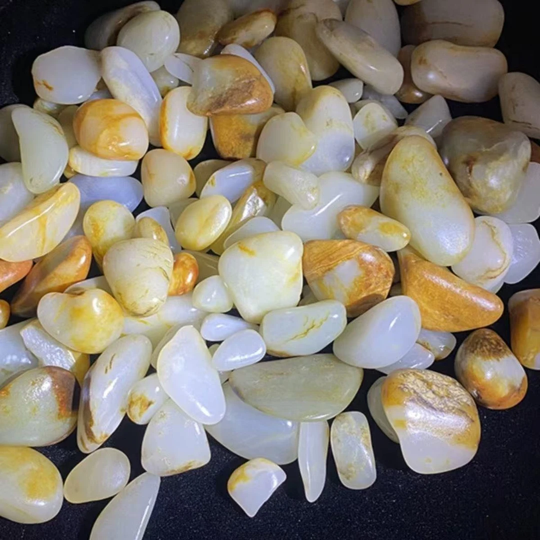 新疆天然籽石原石可用于观赏收藏