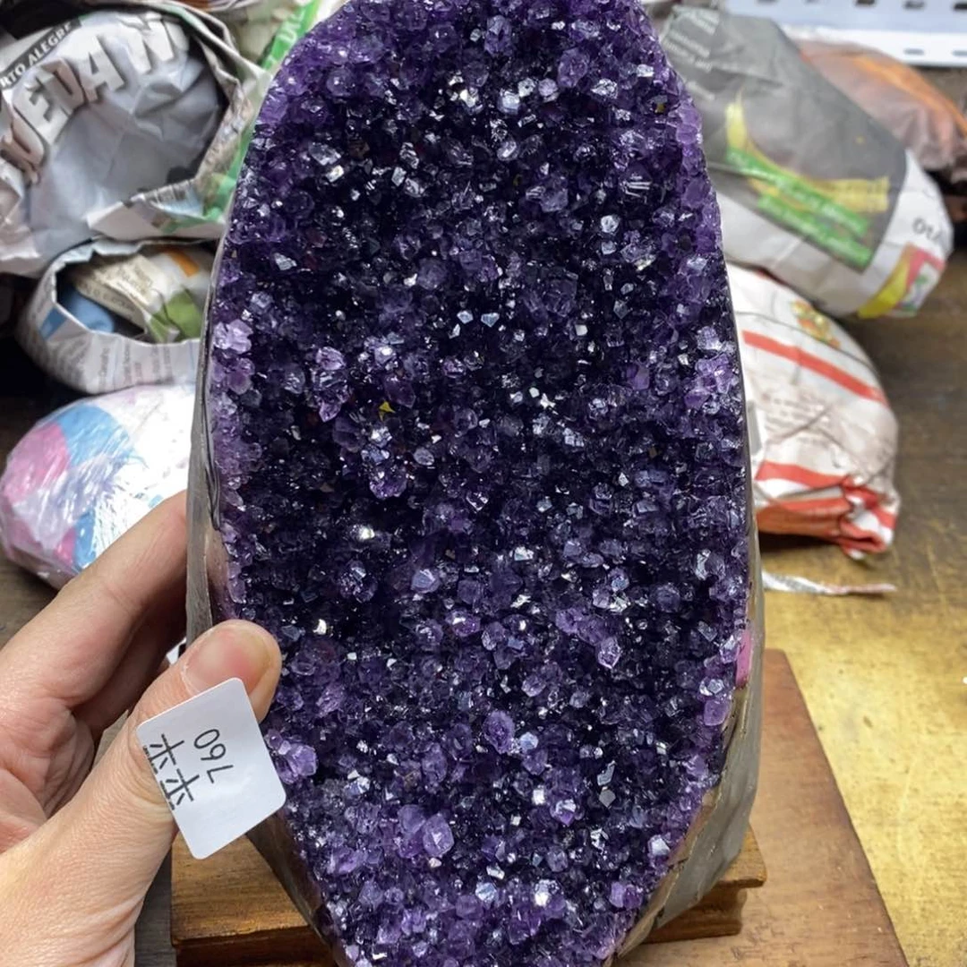 紫晶乌拉圭未镶嵌