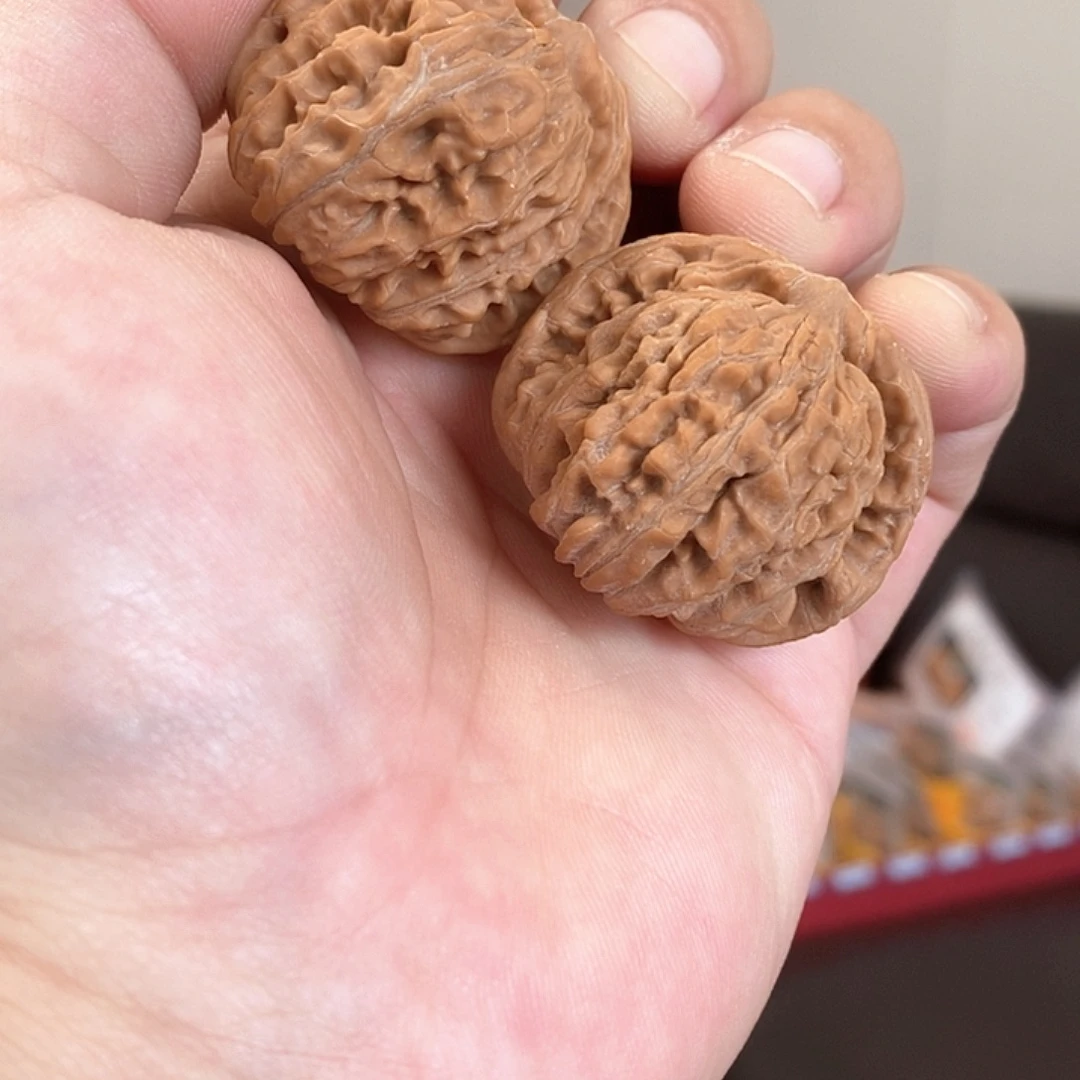 文玩核桃吊坠39平谷飞楼练手核桃