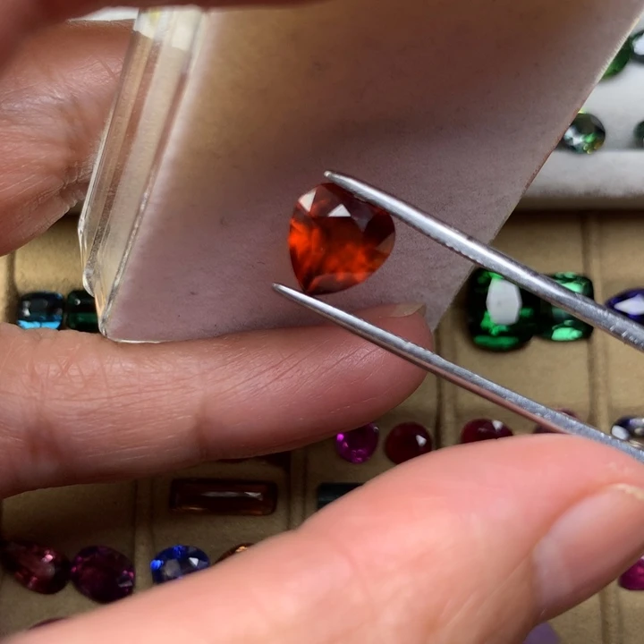 未镶嵌裸石规格石榴石（芬达石）