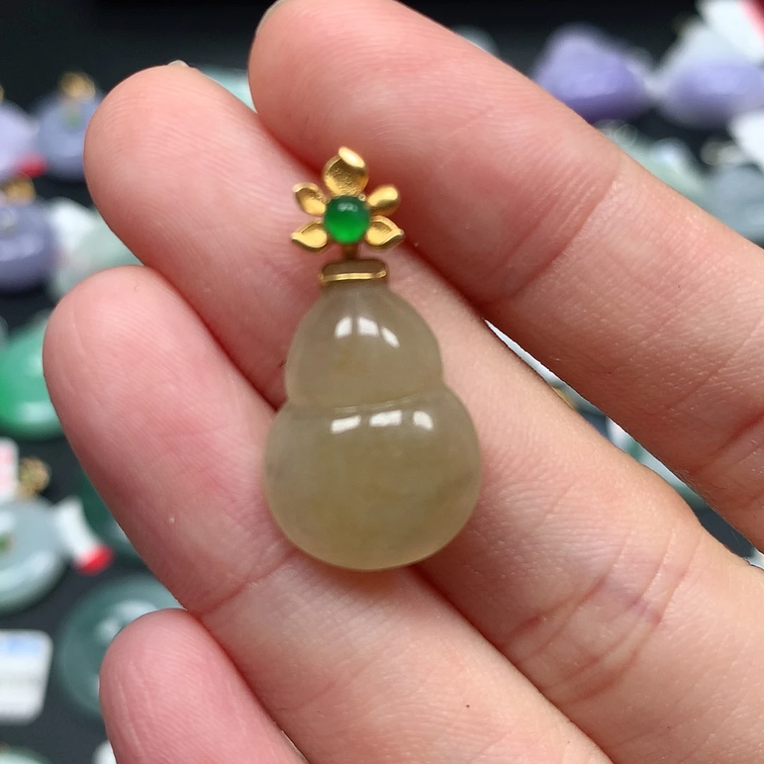 颈饰18K金镶嵌翡翠翡翠吊坠
