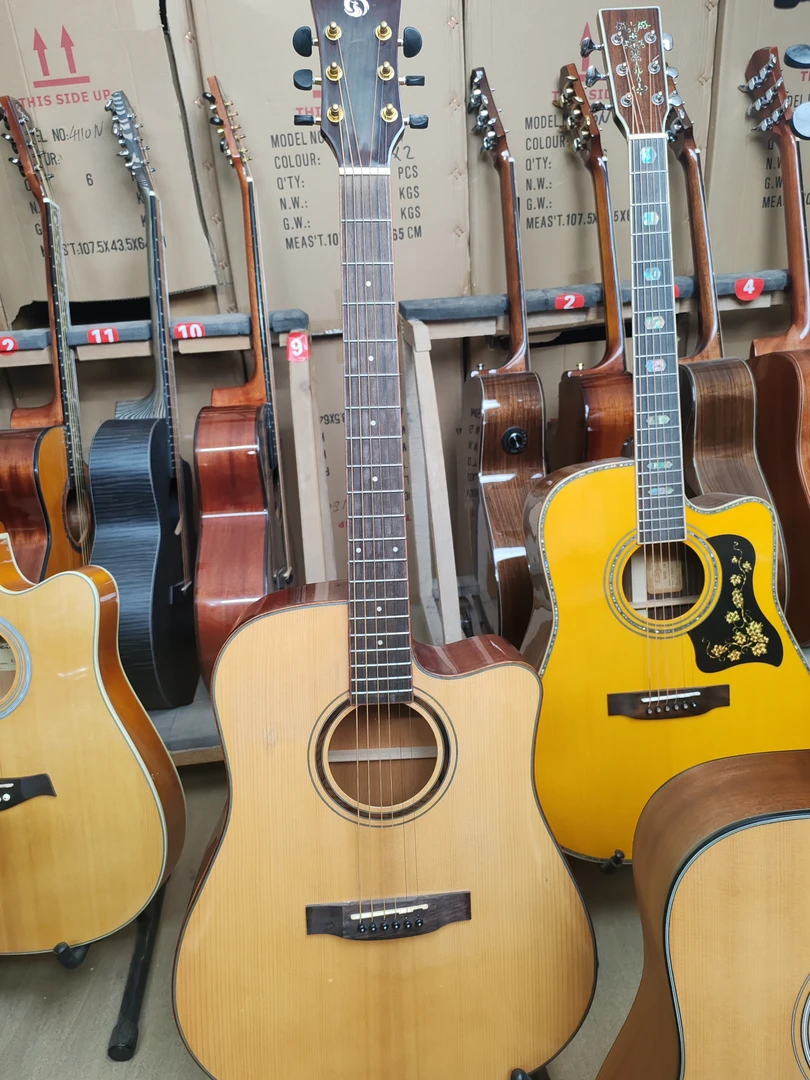 41寸单板民谣吉他木吉他特价微瑕疵