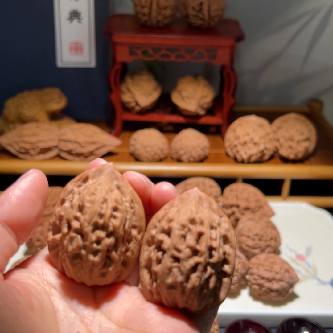 除***部把件文玩核桃天外陨铁