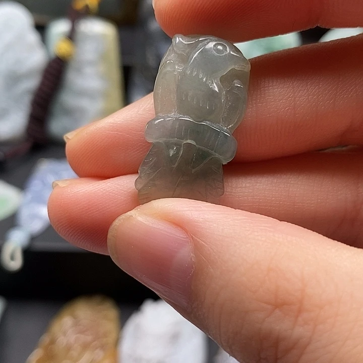 翡翠未镶嵌颈饰翡翠首饰