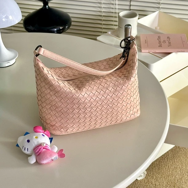 95新 BOTTEGA VENETA/葆蝶家 樱花粉饭盒编织单肩包