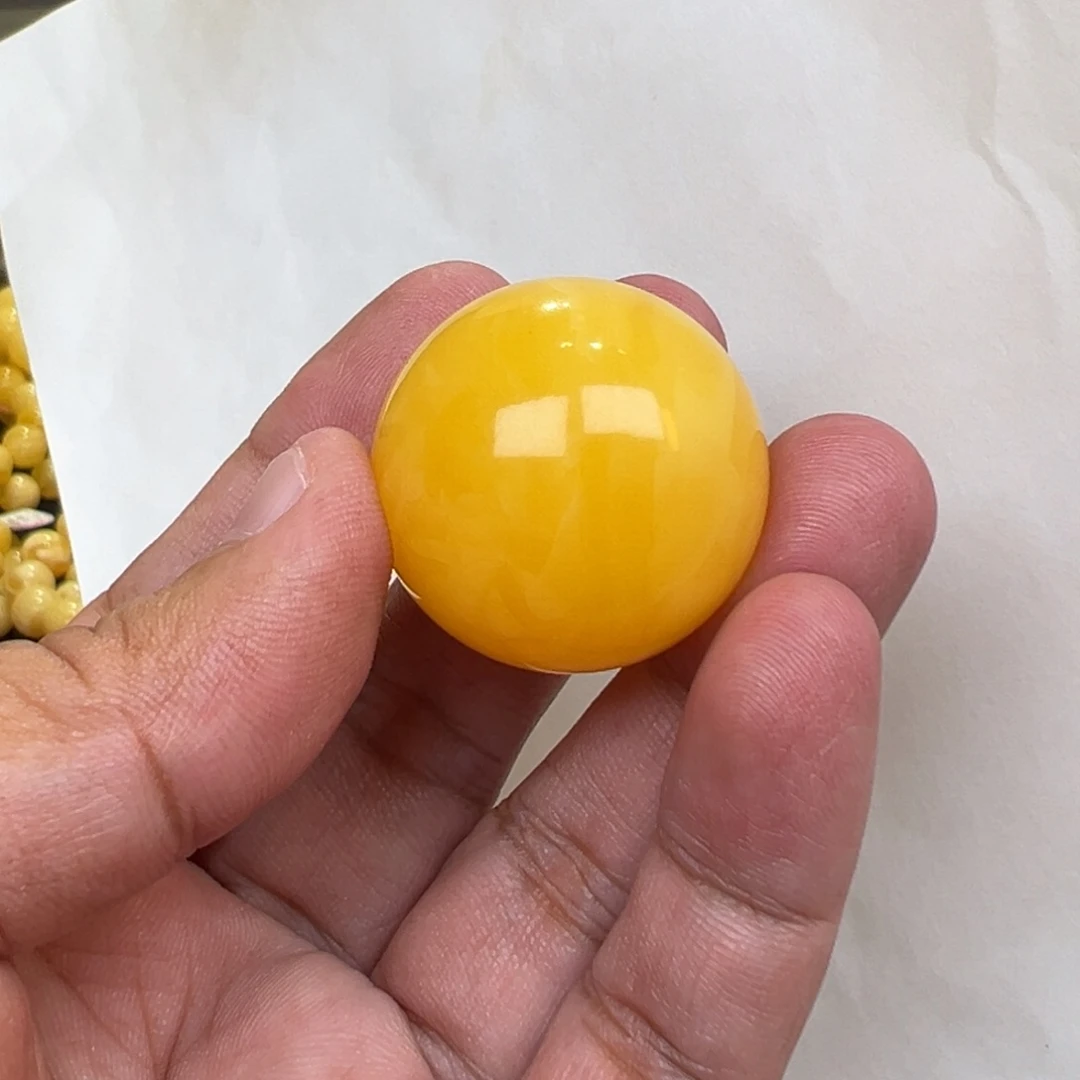 休***儿蜜蜡未镶嵌珠宝奇石31加17.77克