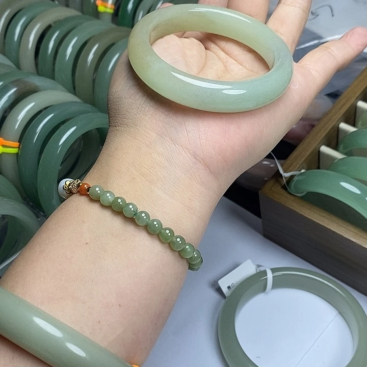 石英质玉未镶嵌手镯