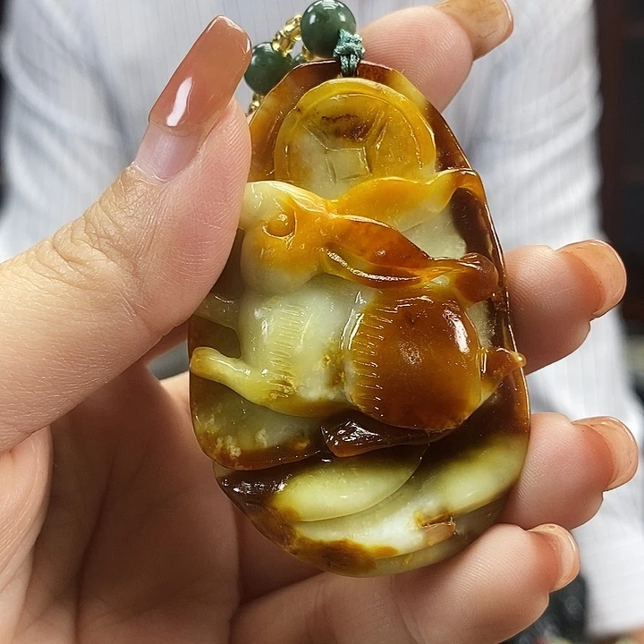 蛇纹石玉未镶嵌颈饰