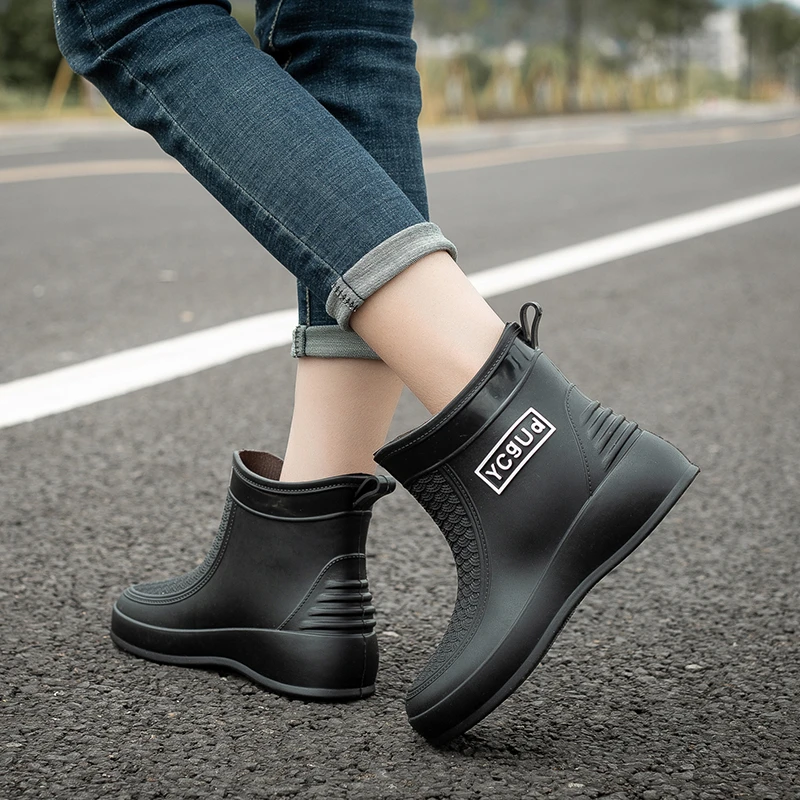 厚底雨鞋时尚女款雨靴加棉保暖水鞋防水防滑胶鞋厨房洗车短筒水靴