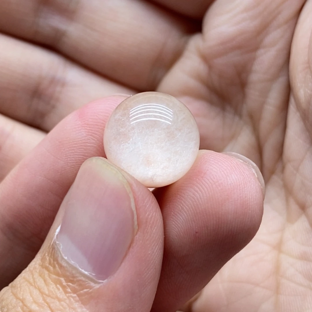 小***子水晶珠宝半成品未镶嵌摆件