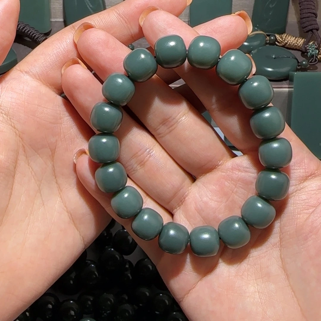 小***肉手链未镶嵌和田玉（青玉）