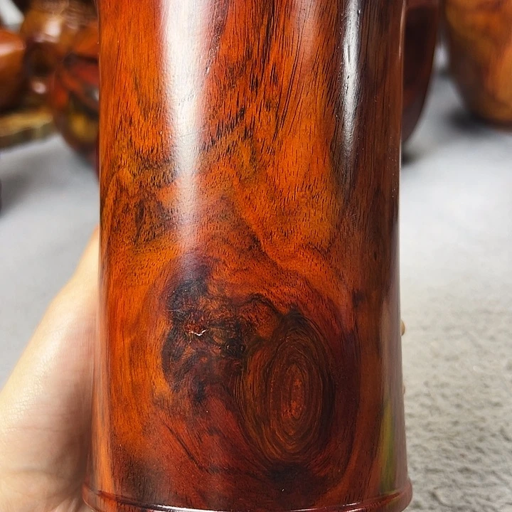 用****2老挝大红酸枝笔筒一个