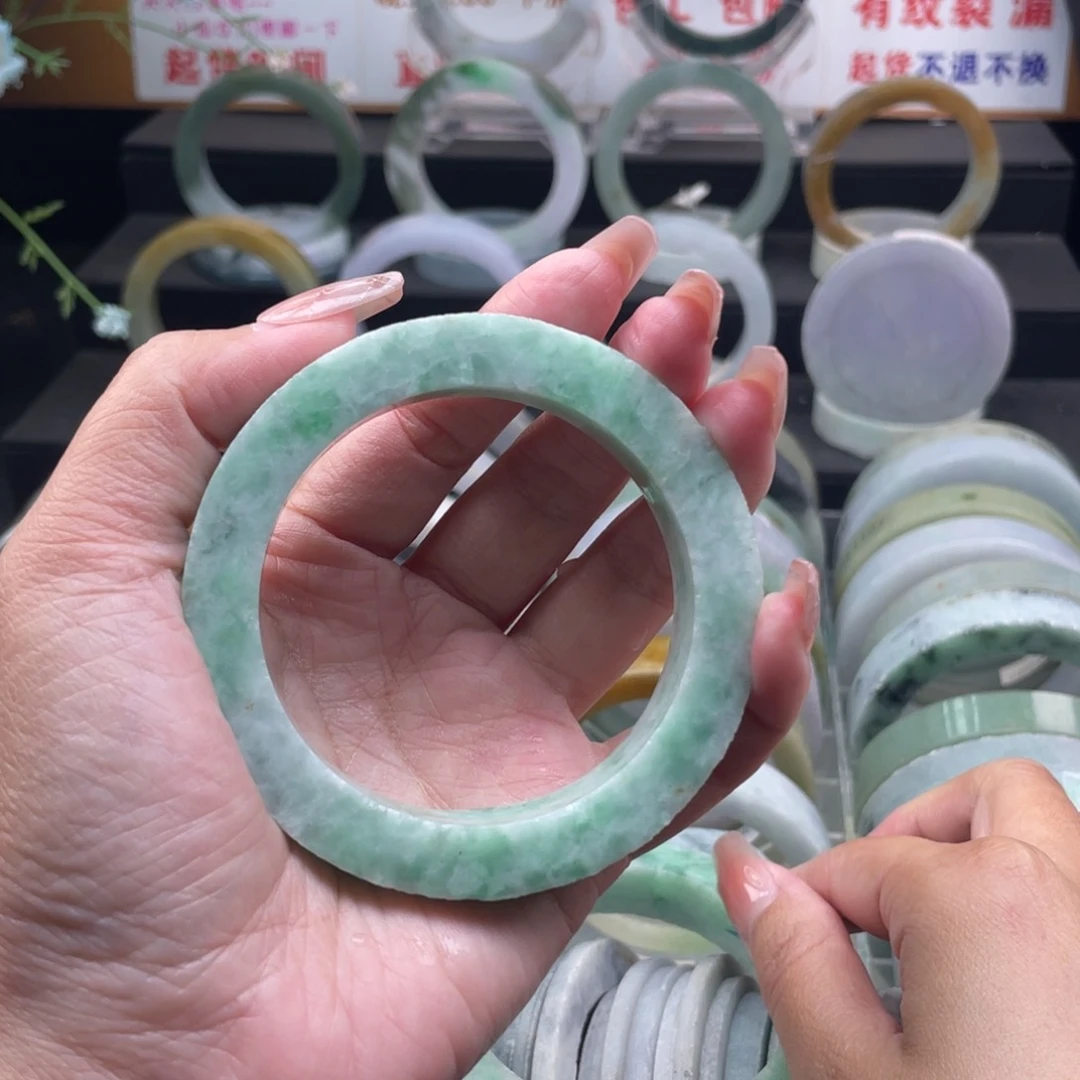 【闪购商品】未镶嵌圆定制翡翠旧**猫