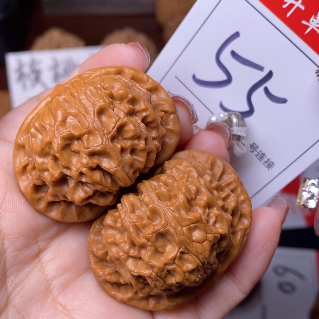 文玩核桃把件55宫灯44.8