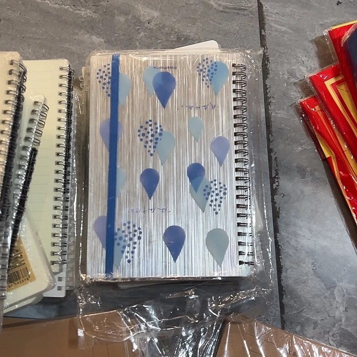 4晨光本子一大堆不售后