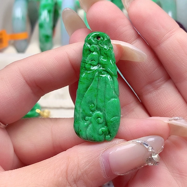颈饰未镶嵌翡翠翡翠