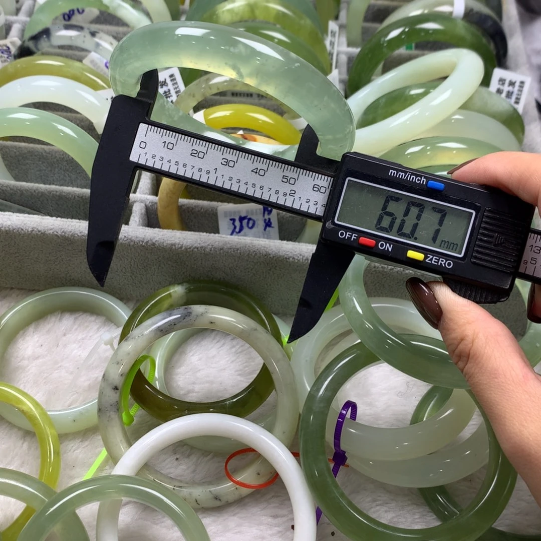 蛇纹石玉未镶嵌手镯396