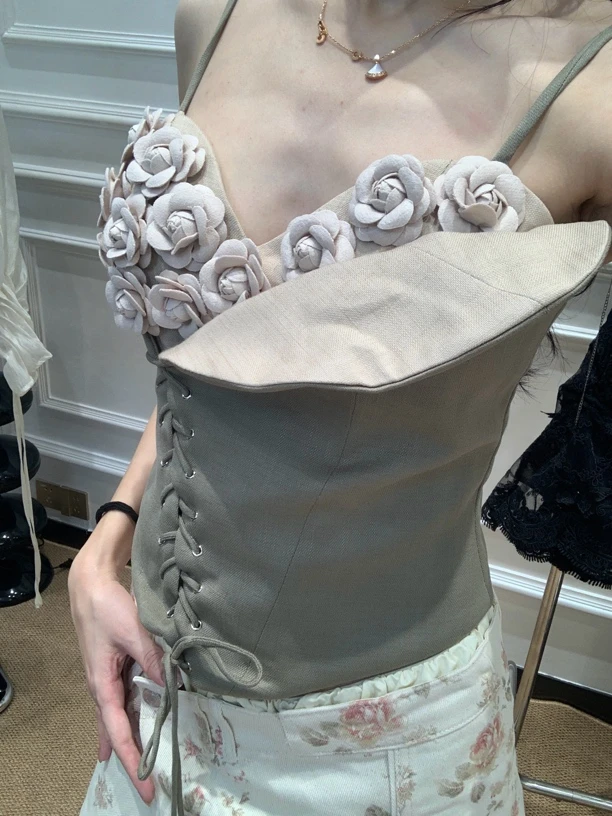 现货～复古立体花朵吊带背心女修身显瘦背心