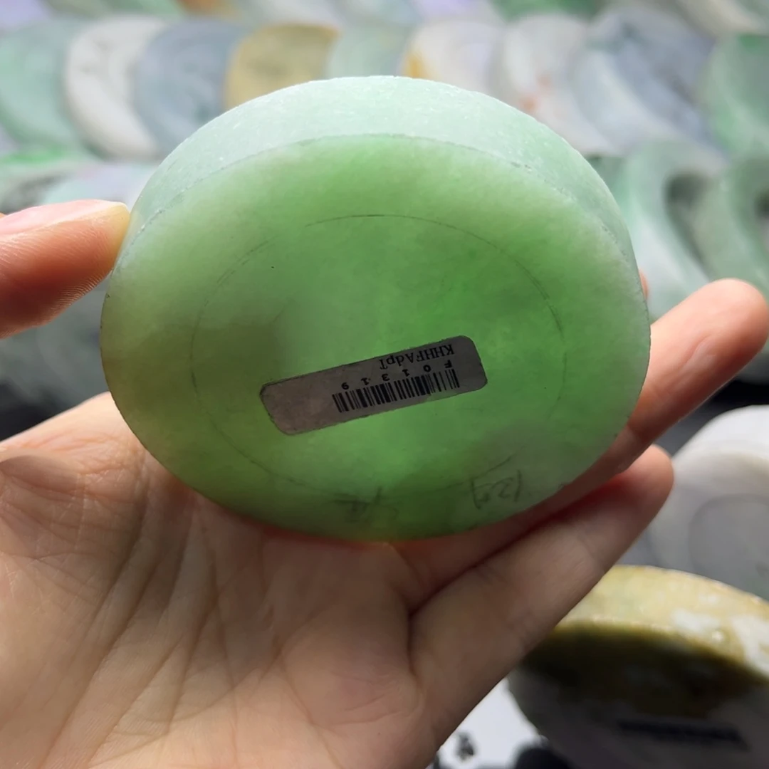 定制翡翠未镶嵌翡翠手镯
