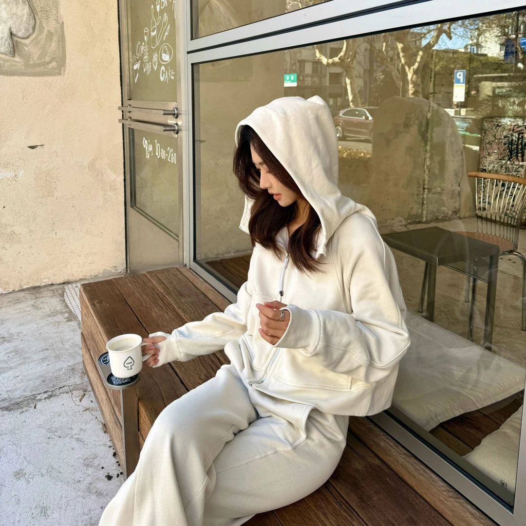 Ru“轻盈漫步”抓绒软糯舒适连帽拉链短款卫衣   LD7023