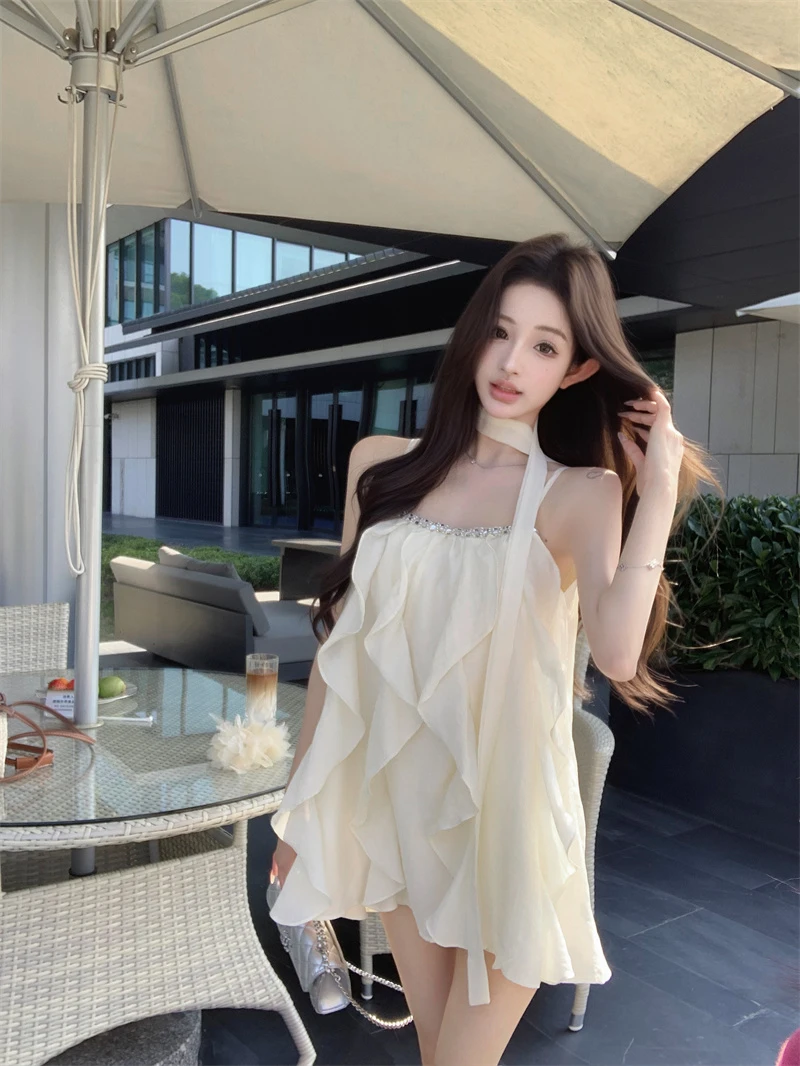 名媛重工钉钻拼接气质2025新款荷叶边仙女吊带短裙连衣裙配飘带女