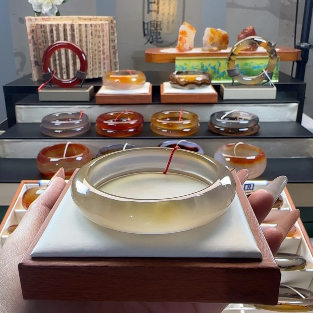 手镯玛瑙/玉髓未镶嵌