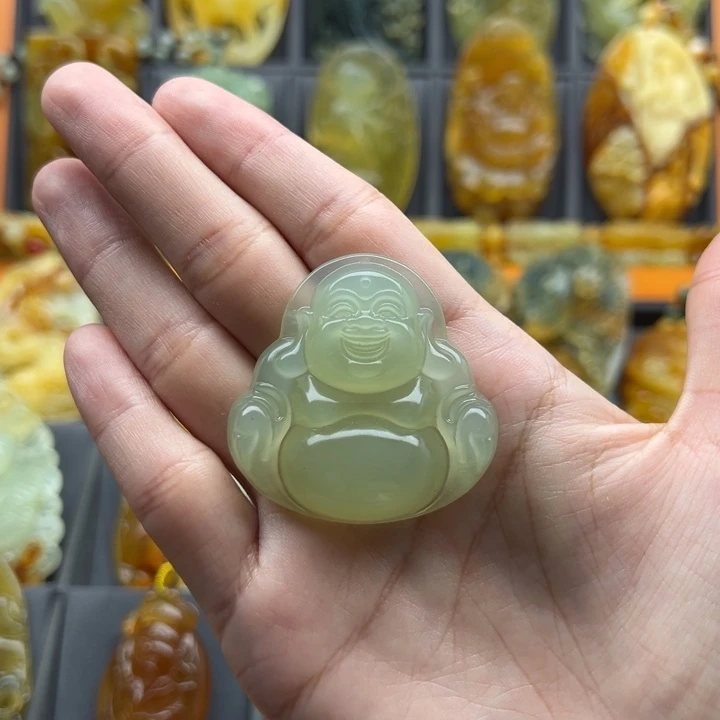 菩***心蛇纹石玉未镶嵌颈饰