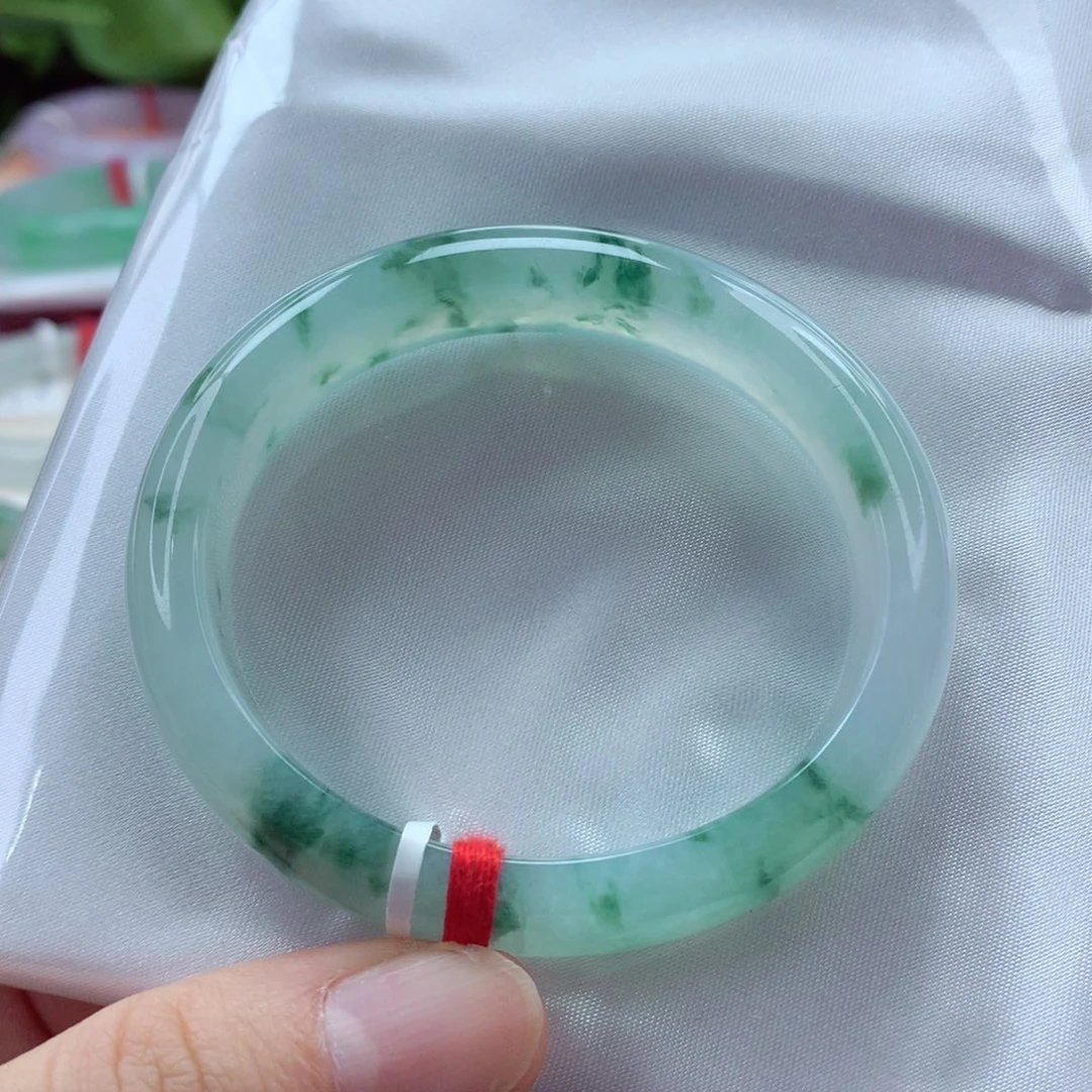 翡翠手镯（贵妃镯）未镶嵌小小推荐