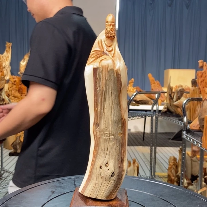 柏木（崖柏）随型摆件。