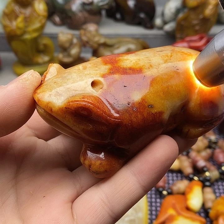 未镶嵌蛇纹石玉颈饰