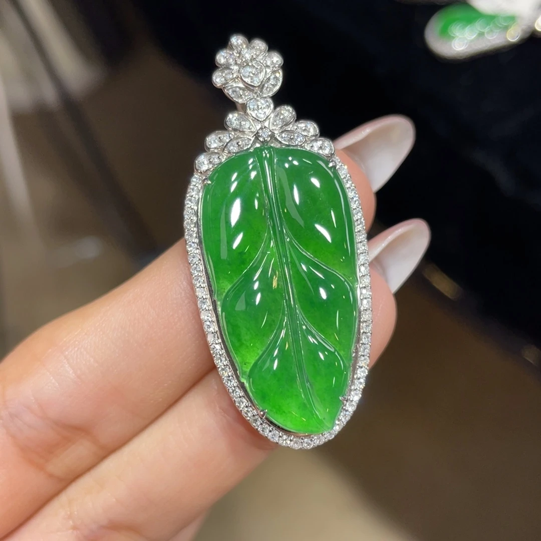 翡翠颈饰18K金镶嵌天然缅甸翡翠a货