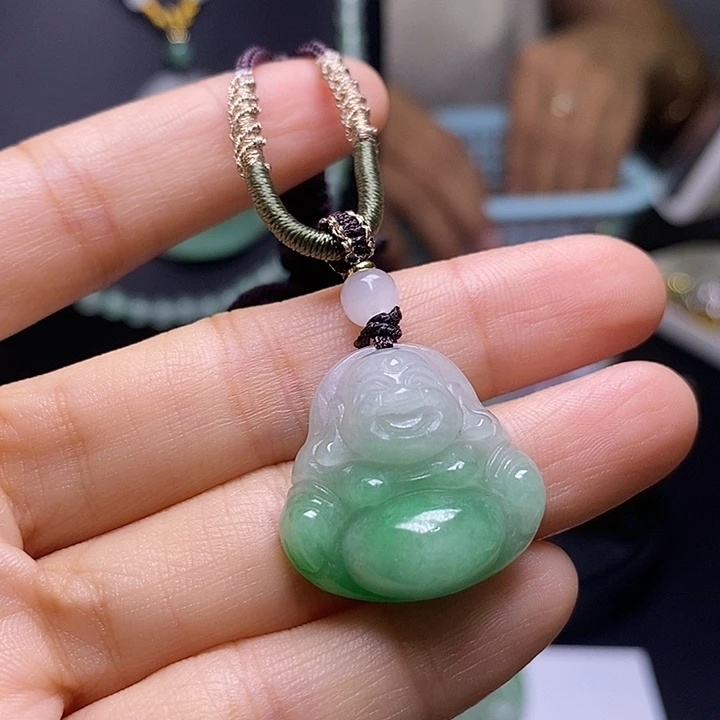 翡翠未镶嵌吊坠(赠链)