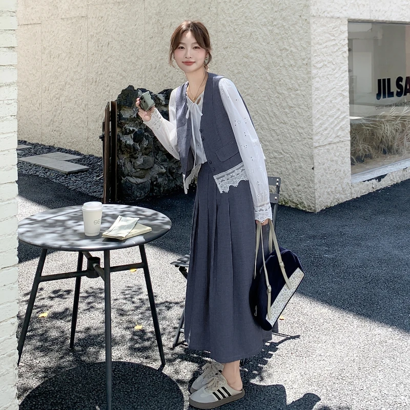 大方得体穿搭一整套巨好看的蕾丝拼接马甲半身裙刺绣小衫三件套