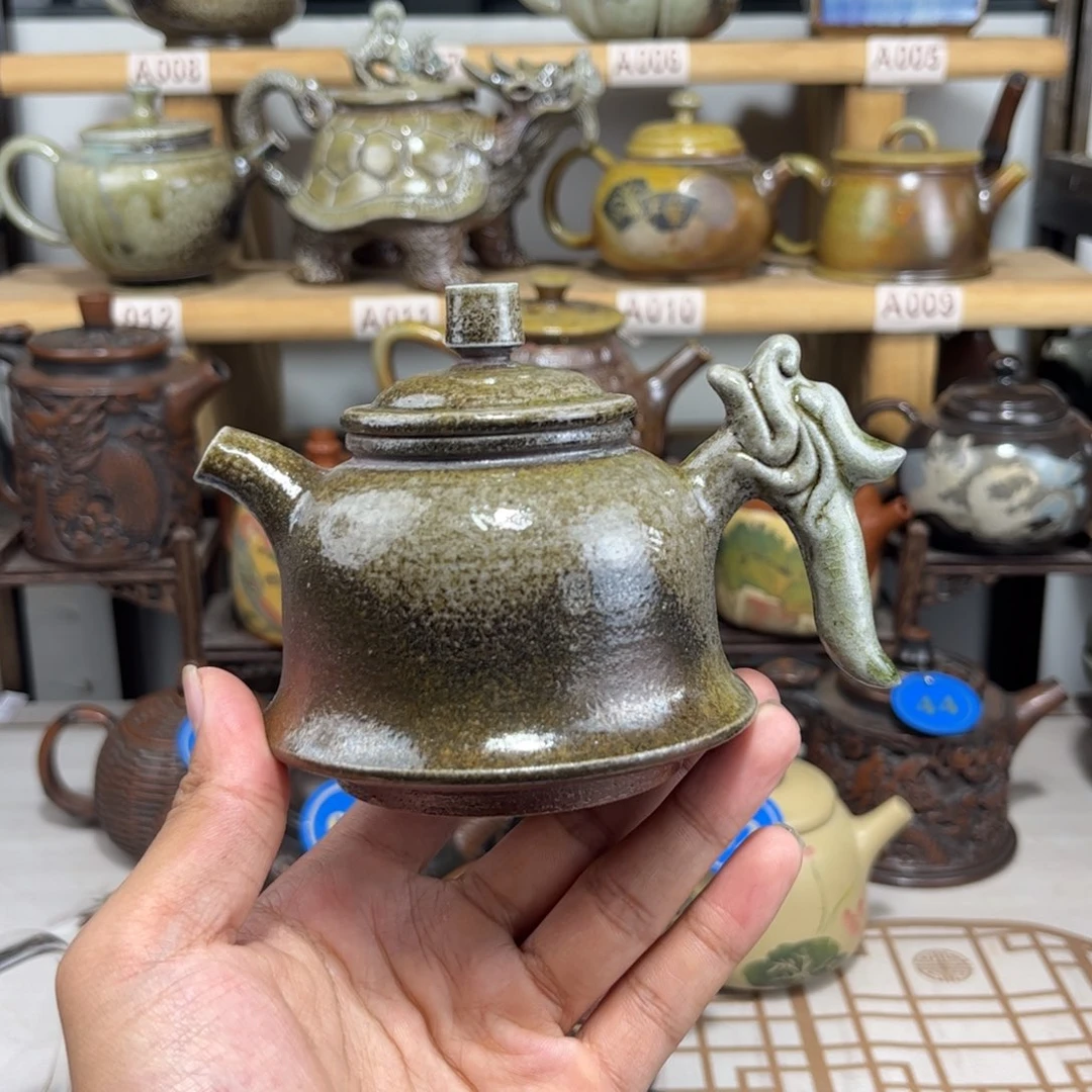 180cc自然落灰釉柴烧金钟壶