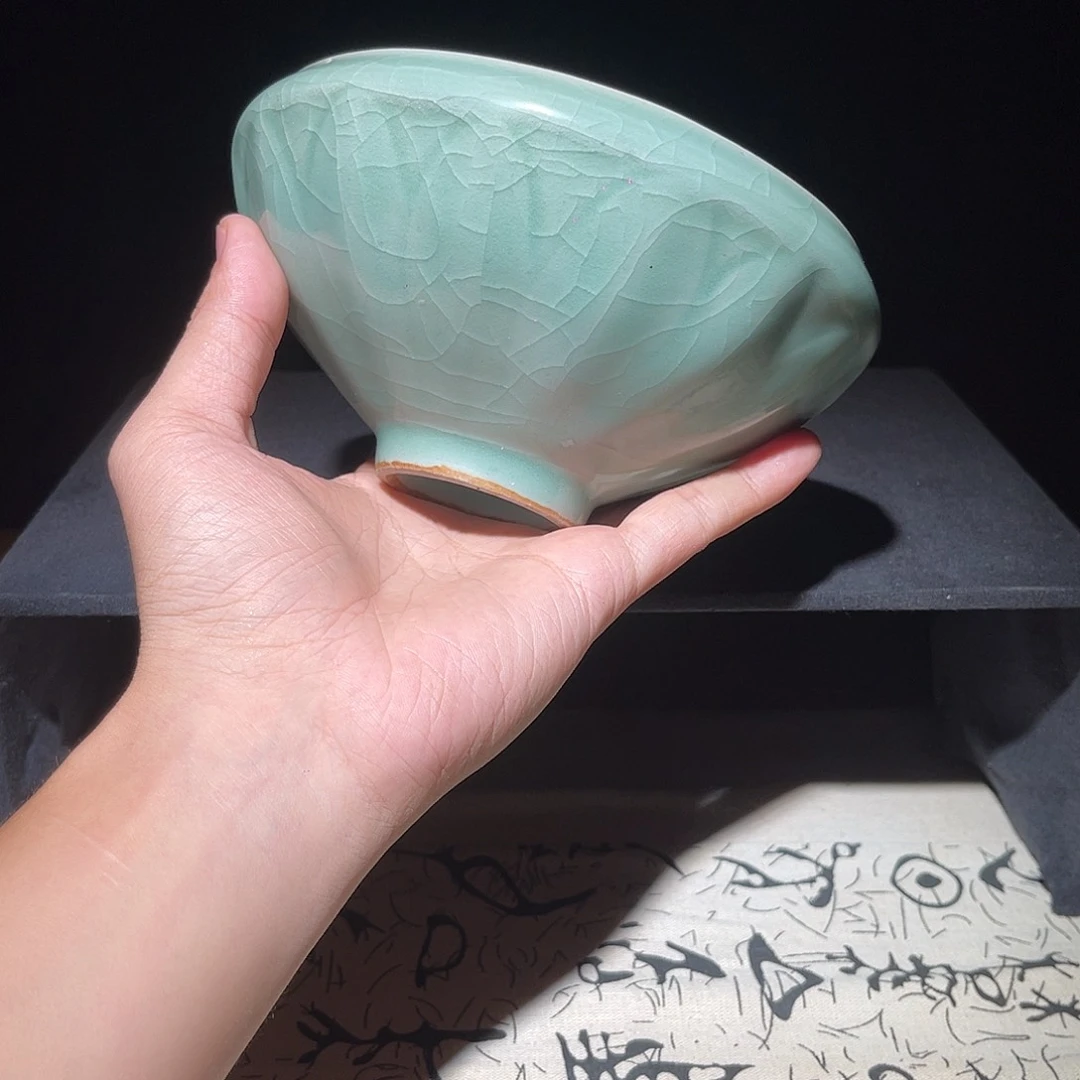 骑****缽子龙泉窑莲瓣缽子缽子