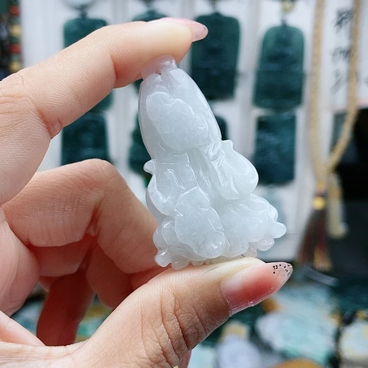 颈饰足铂镶嵌翡翠翡翠
