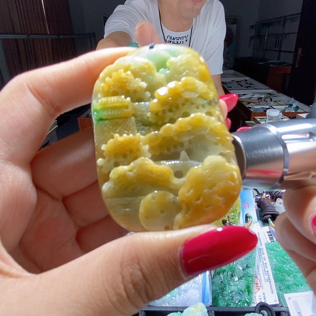 翡翠未镶嵌颈饰翡翠