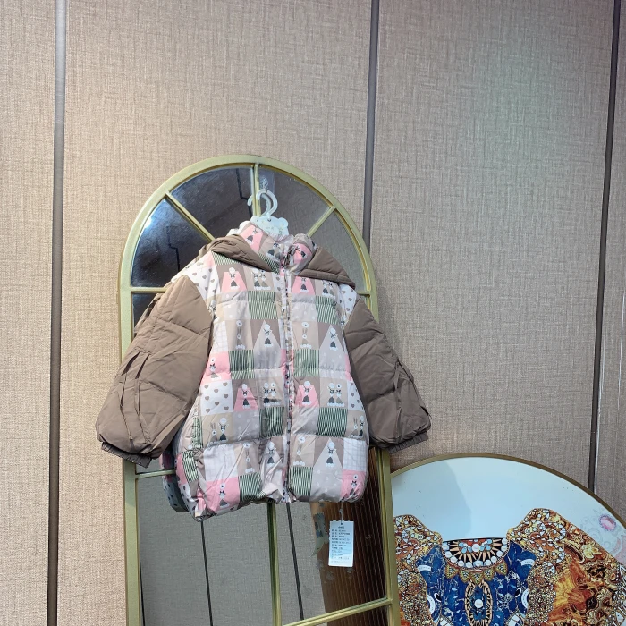 AH367    宝宝咖色拼接防寒上衣外套    冬款