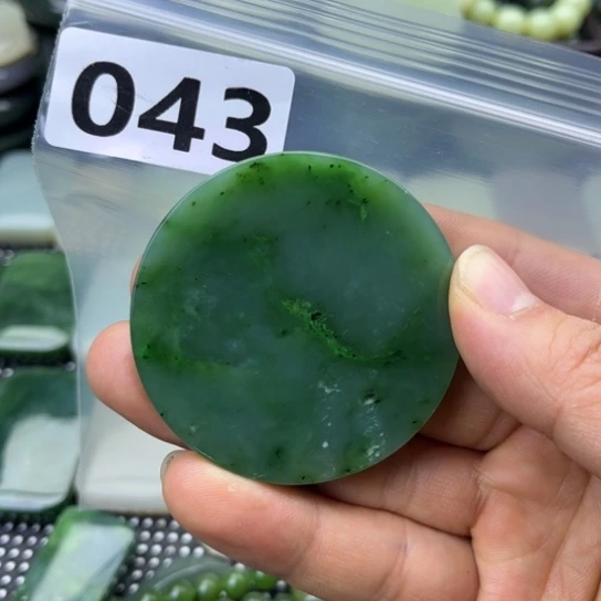和田玉未镶嵌珠宝半成品