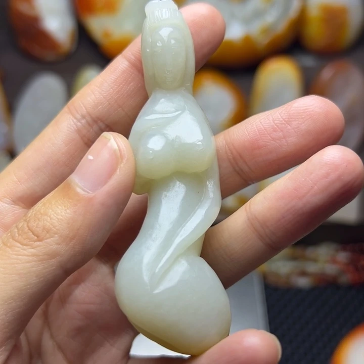 和田玉未镶嵌颈饰