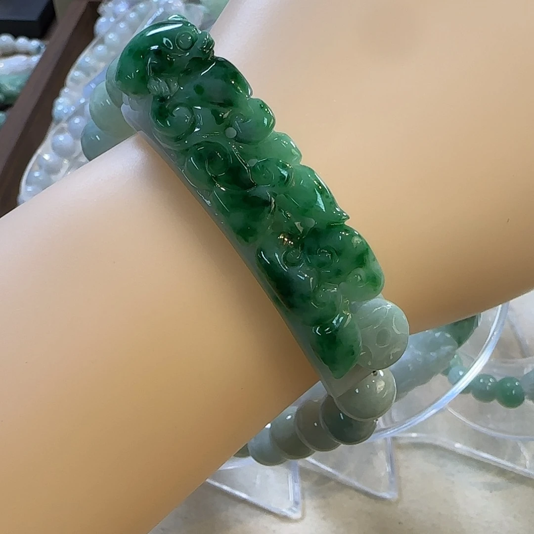 颈饰未镶嵌翡翠手牌