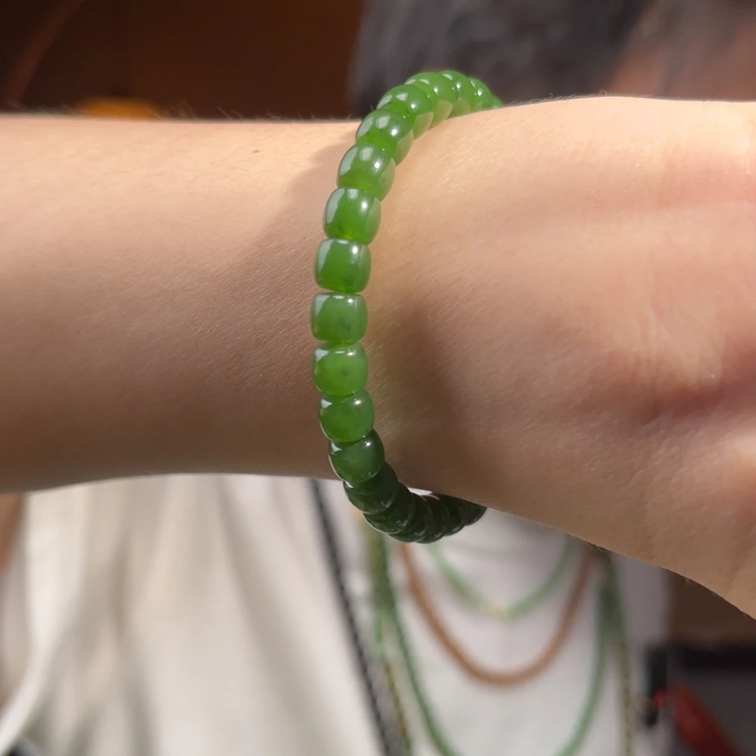 手串未镶嵌和田玉俄料碧玉直切7mm带矿点180