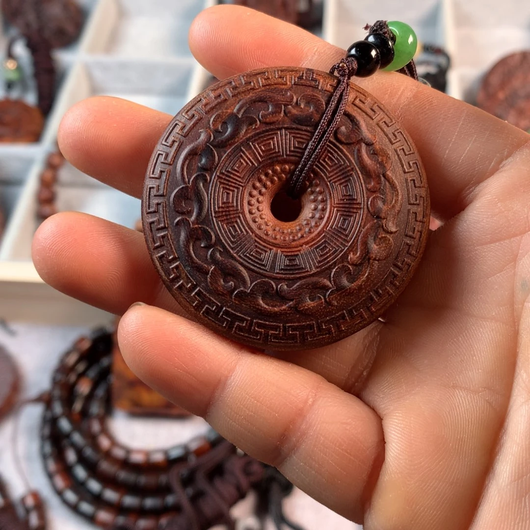 黄花梨/降香黄檀か**者海南