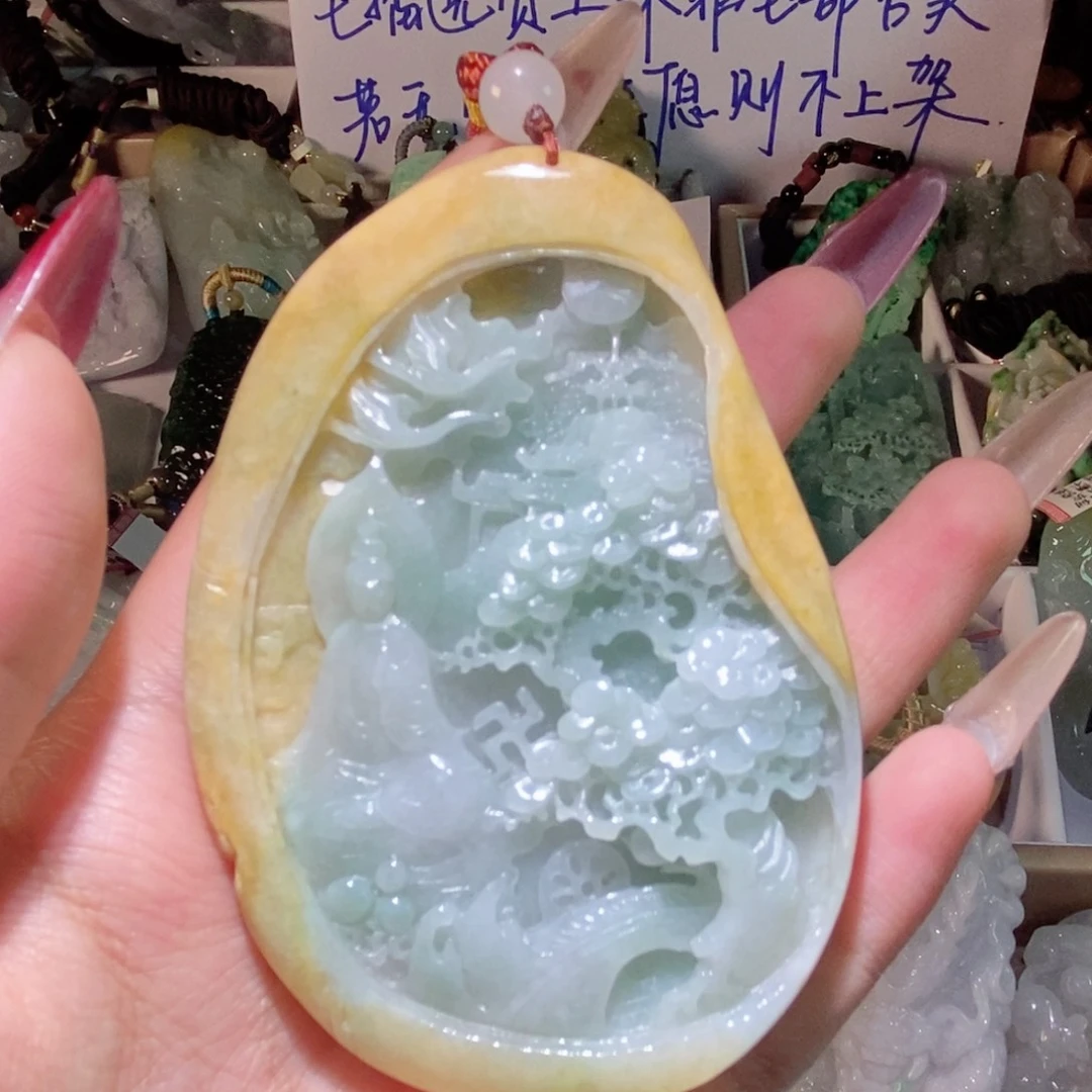 翡翠颈饰未镶嵌翡翠