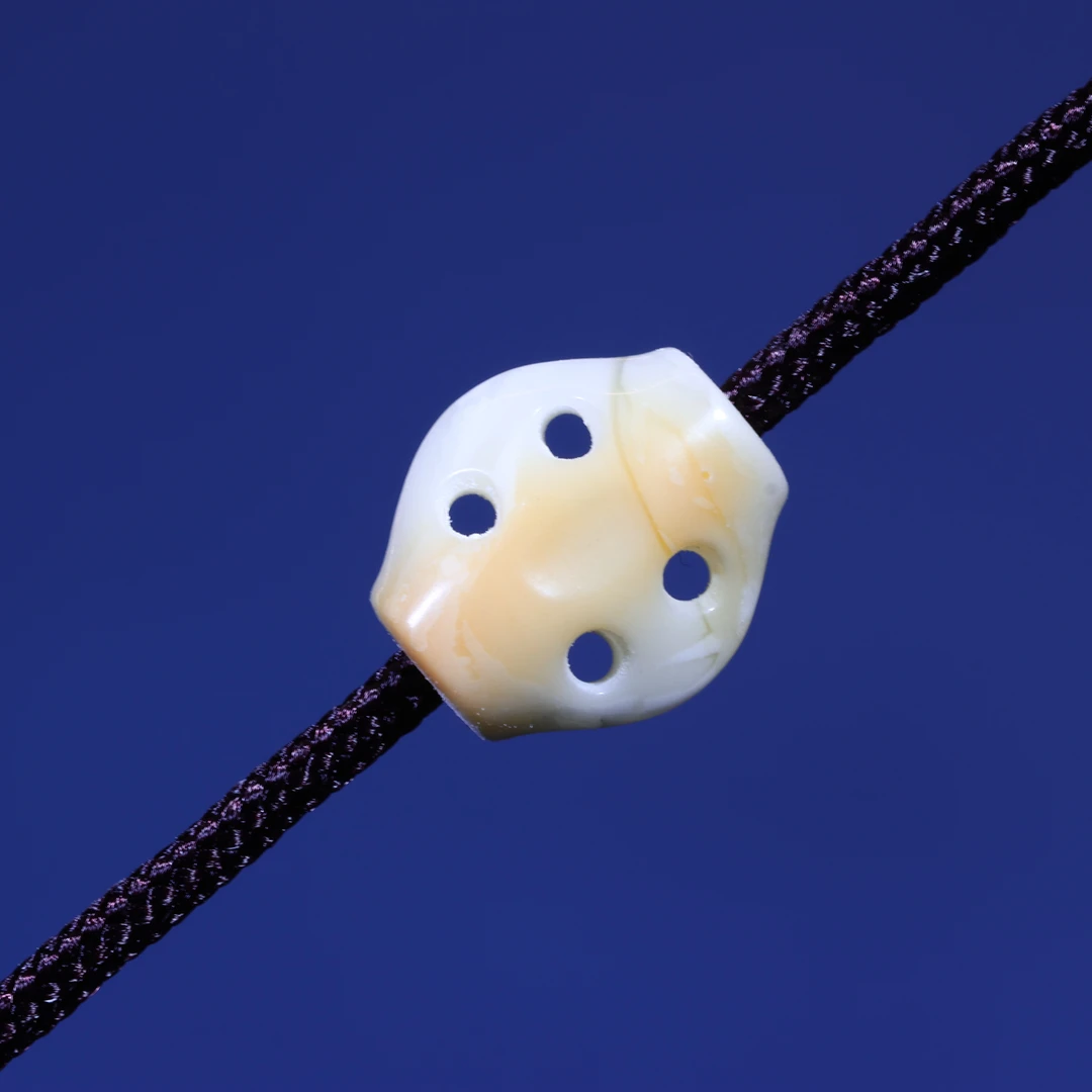 蜜蜡背云五眼六通侧挂滴溜原矿一物一图瓷白蜡满蜡蜜蜡配饰D98