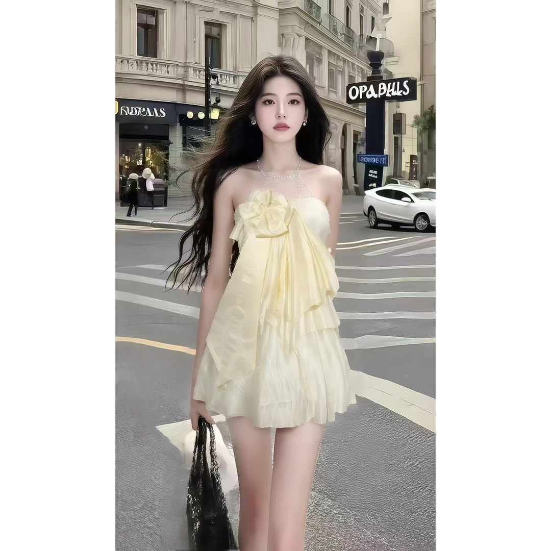简约时尚优雅千金风黄色圆领露肩挂脖高腰设计感连衣裙小众裙子