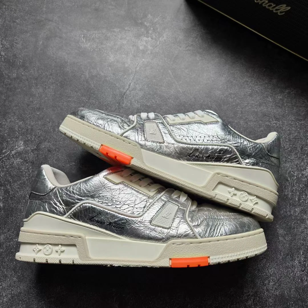 95新 LouisVuitton/路易威登 42码 TRAINER 锡纸银鞋