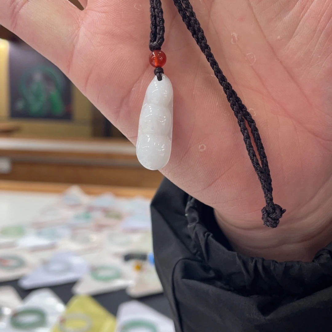 翡翠未镶嵌吊坠(不含链)福豆