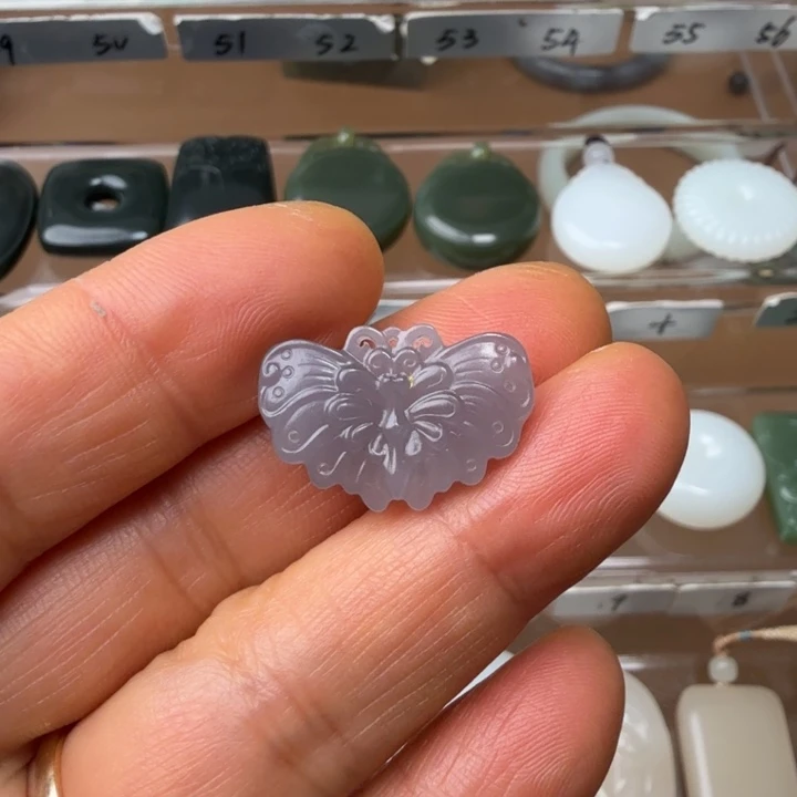 和田玉未镶嵌颈饰冰烟紫