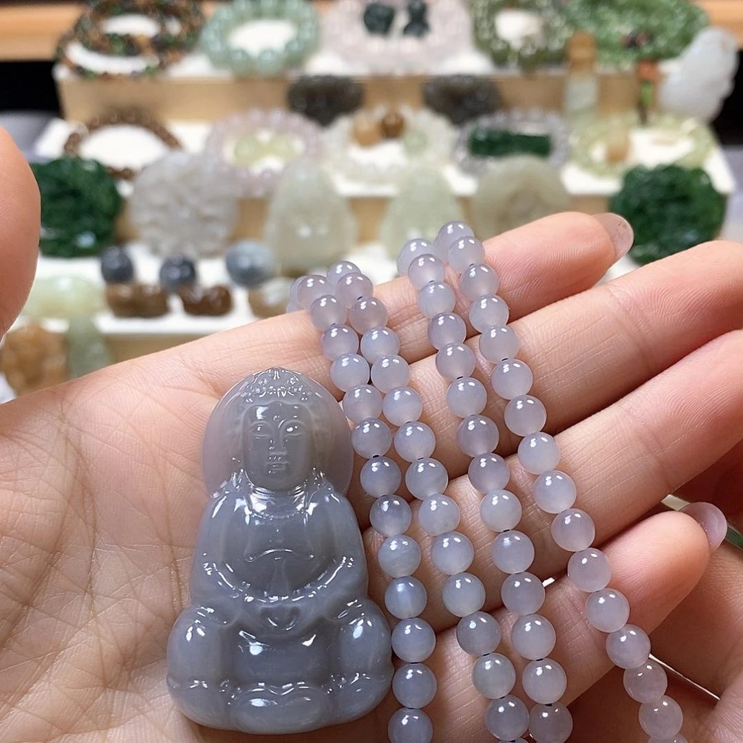 罗***斌和田玉未镶嵌吊坠(赠链)观音一套